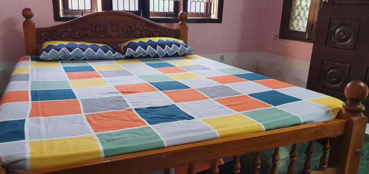 Ferienwohnung Oonjal Veedu Kuttālam Exterior foto